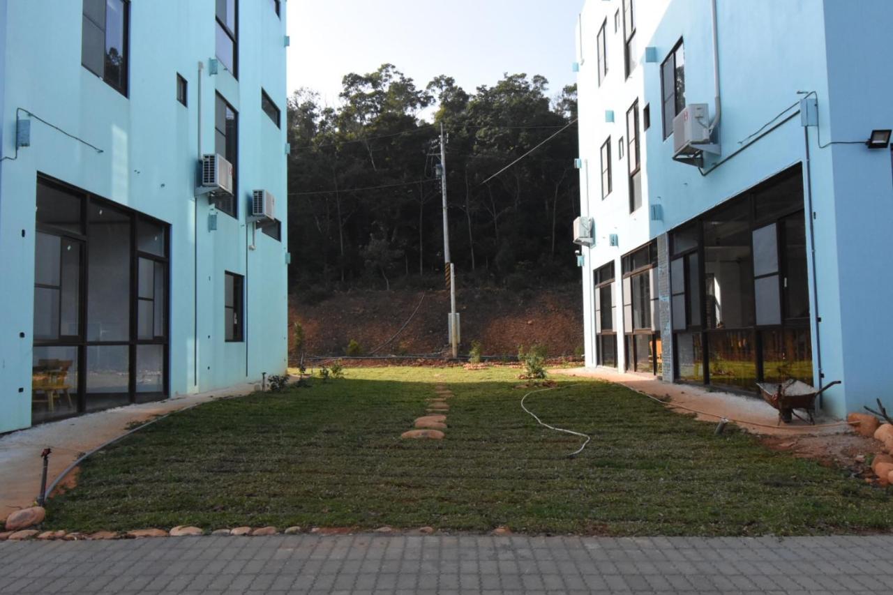 巨缿民宿巨象民宿 Sanyi Exterior photo
